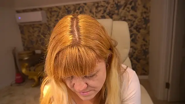 BellaLaPetit online show from April 3, 1:17 pm