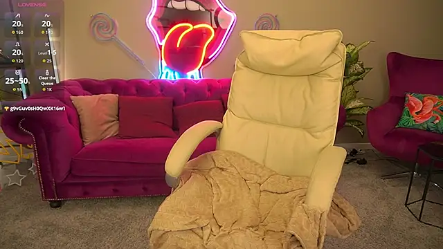 BellaLaPetit online show from December 2, 2:41 pm