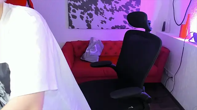 Snapshot of AuroraWrenfield chatting on November 25, 4:24 am AuroraWrenfield online show from November 25, 4:24 am