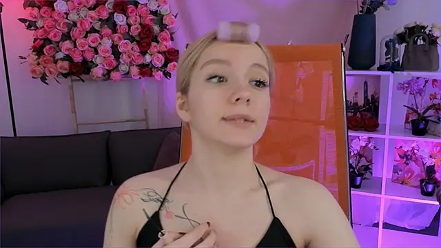 AuroraWrenfield online show from March 3, 4:19 am