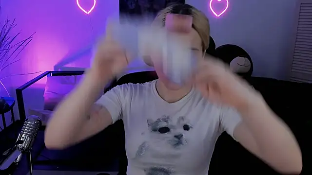 AuroraWrenfield online show from April 13, 4:16 am