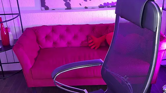 AuroraWrenfield online show from March 17, 1:30 am