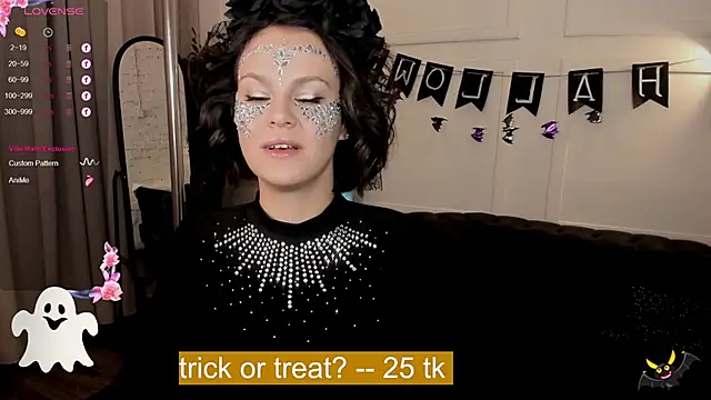 Snapshot of KiraEnergy chatting on October 31, 2:08 am KiraEnergy online show from October 31, 2:08 am