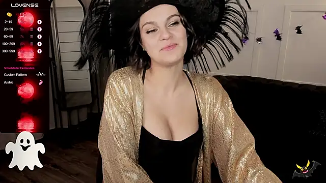 Snapshot of KiraEnergy chatting on October 30, 2:10 am KiraEnergy online show from October 30, 2:10 am