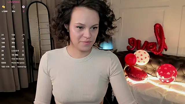 Snapshot of KiraEnergy chatting on February 16, 12:20 am KiraEnergy online show from February 16, 12:20 am