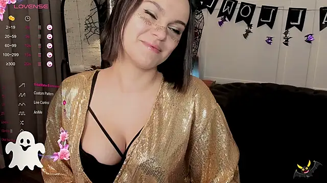 Snapshot of KiraEnergy chatting on November 1, 2:07 am KiraEnergy online show from November 1, 2:07 am