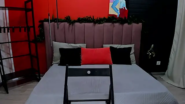 Snapshot of Kat__cat chatting on November 25, 9:42 am Kat cat online show from November 25, 9:42 am