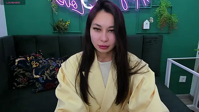 Snapshot of Kat__cat chatting on November 7, 1:32 am Kat cat online show from November 7, 1:32 am