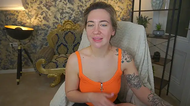 Snapshot of KateShanny chatting on May 8, 5:44 am KateShanny online show from May 8, 5:44 am