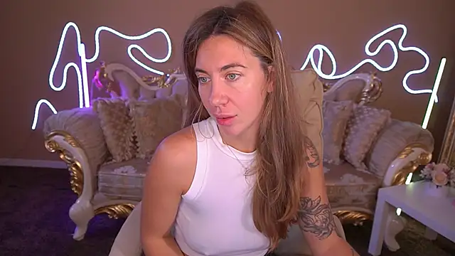 KateShanny online show from October 12, 6:04 am