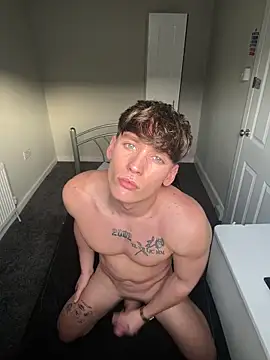 Snapshot of naughtyboy0124 chatting on March 5, 4:36 pm naughtyboy0124 online show from March 5, 4:36 pm