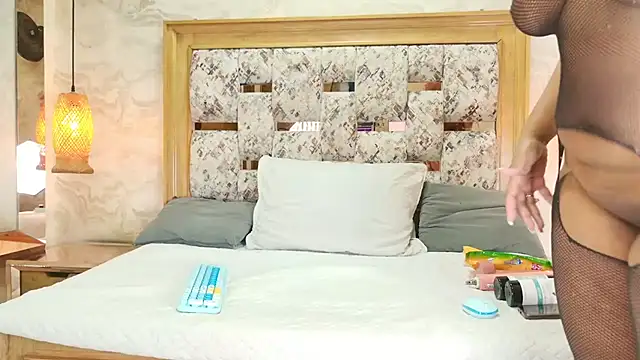 ZOLEY WATSON online show from October 26, 3:07 am