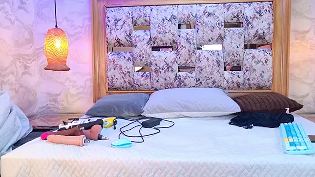 ZOLEY WATSON online show from January 8, 3:12 am