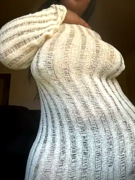 Snapshot of yummy0322 chatting on October 17, 12:51 pm yummy0322 online show from October 17, 12:51 pm