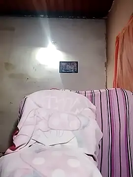 Snapshot of shaktisub_ chatting on November 27, 1:28 am shaktisub online show from November 27, 1:28 am