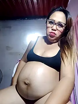 Snapshot of shaktisub_ chatting on December 3, 11:58 pm shaktisub online show from December 3, 11:58 pm