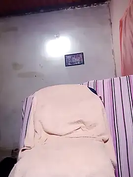 Snapshot of shaktisub_ chatting on November 29, 1:28 am shaktisub online show from November 29, 1:28 am