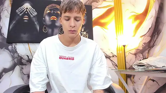 mono blonde online show from June 27, 11:27 am