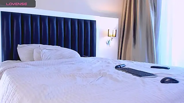 Snapshot of marrenaa chatting on November 25, 7:08 am marrenaa online show from November 25, 7:08 am