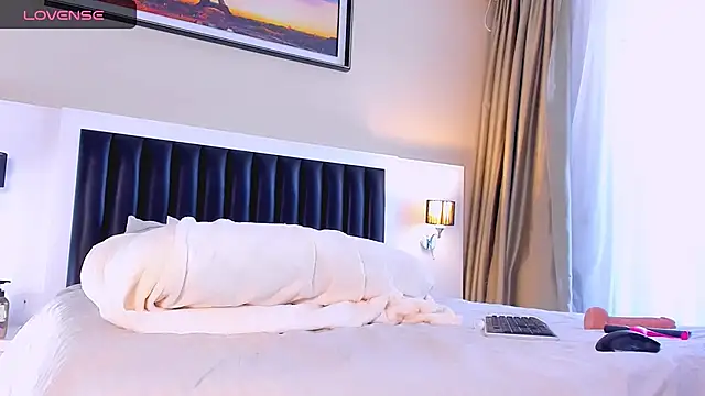 Snapshot of marrenaa chatting on November 23, 7:07 am marrenaa online show from November 23, 7:07 am