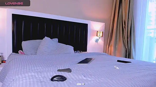 Snapshot of marrenaa chatting on November 11, 6:08 am marrenaa online show from November 11, 6:08 am