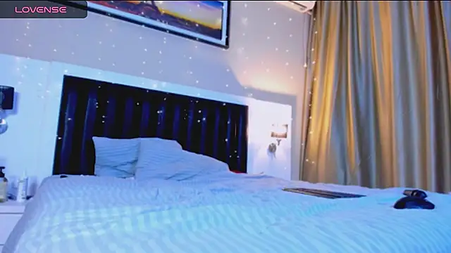 marrenaa online show from December 21, 7:43 am