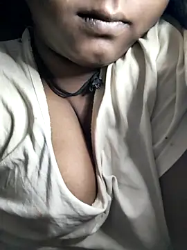 Snapshot of Sweet_Liza04 chatting on October 7, 2:23 am Sweet Liza04 online show from October 7, 2:23 am
