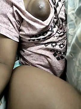 Snapshot of Sweet_Liza04 chatting on October 16, 8:39 pm Sweet Liza04 online show from October 16, 8:39 pm
