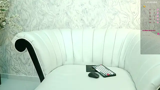 aura sanders1 online show from November 11, 12:11 pm