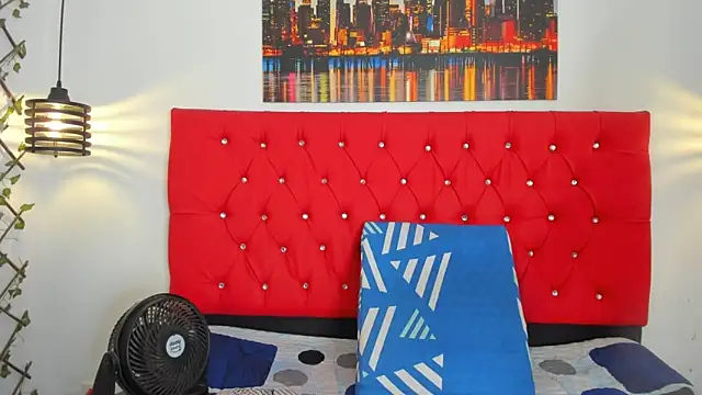 carolinacrus01 online show from November 20, 2:29 pm