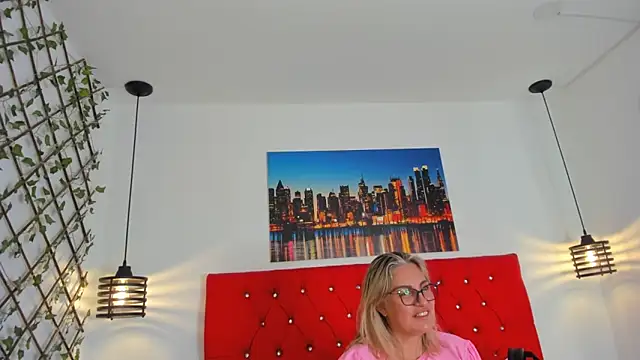 carolinacrus01 online show from September 21, 4:12 pm