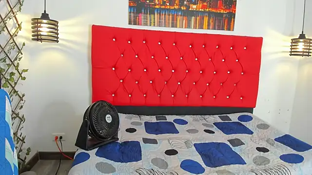 carolinacrus01 online show from October 28, 3:11 pm