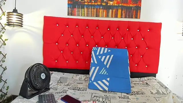 carolinacrus01 online show from November 3, 2:53 pm