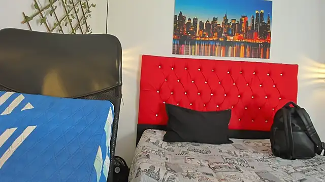 carolinacrus01 online show from November 4, 3:38 pm