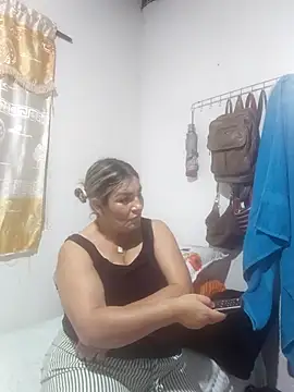 carolinacrus01 online show from December 19, 4:16 am