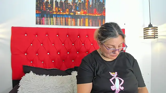 carolinacrus01 online show from February 26, 6:19 pm