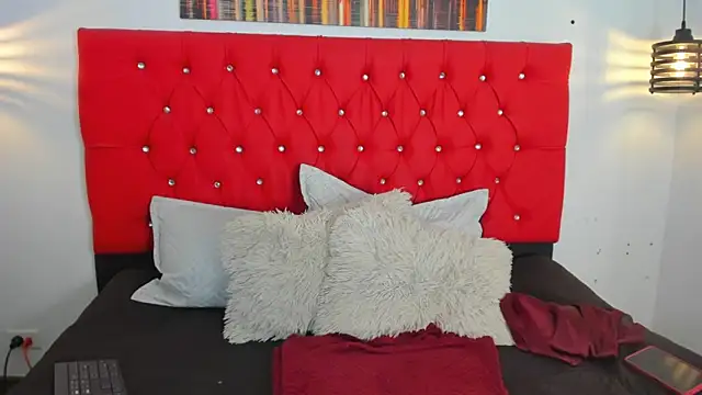 carolinacrus01 online show from February 24, 4:41 pm