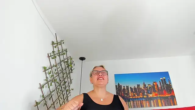 carolinacrus01 online show from October 19, 3:04 pm