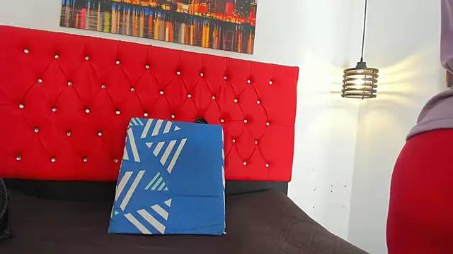 carolinacrus01 online show from November 11, 2:23 pm