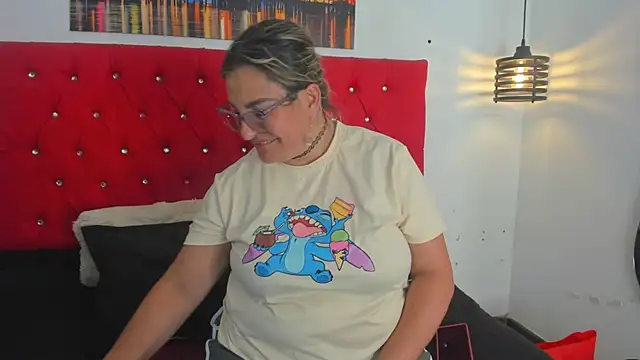 carolinacrus01 online show from February 6, 4:58 pm