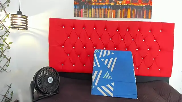 carolinacrus01 online show from November 10, 3:17 pm