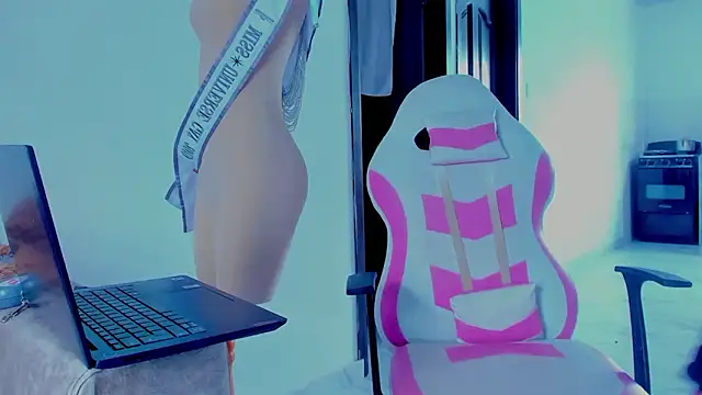 ISA BELLA VZL online show from January 19, 12:03 am