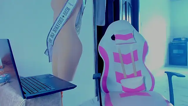 ISA BELLA VZL online show from January 14, 8:56 pm