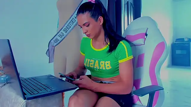 ISA BELLA VZL online show from April 15, 6:56 pm