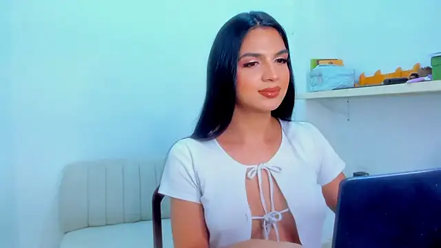 ISA BELLA VZL online show from April 1, 10:50 pm