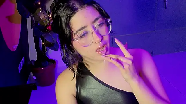 LiLLiAnderson online show from December 17, 11:48 am