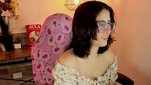 Snapshot of LiLLiAnderson chatting on November 11, 11:49 am LiLLiAnderson online show from November 11, 11:49 am