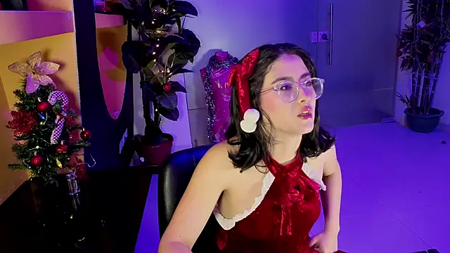 Snapshot of LiLLiAnderson chatting on December 16, 11:36 am LiLLiAnderson online show from December 16, 11:36 am