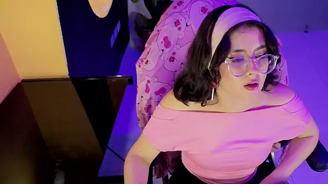 Snapshot of LiLLiAnderson chatting on October 12, 11:55 am LiLLiAnderson online show from October 12, 11:55 am