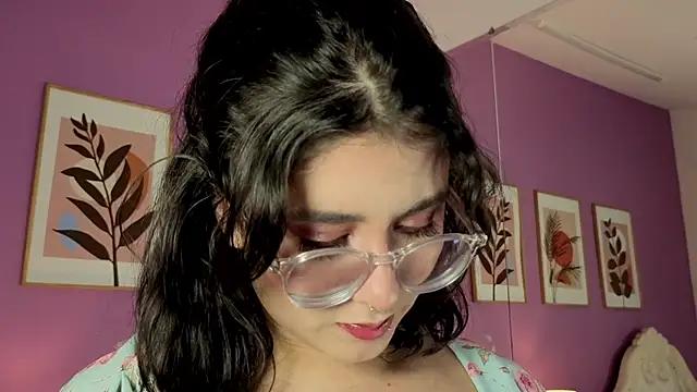 Snapshot of LiLLiAnderson chatting on November 7, 1:04 pm LiLLiAnderson online show from November 7, 1:04 pm